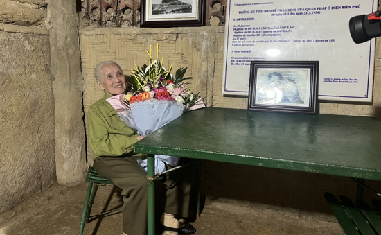 Nữ bác sĩ trở lại Điện Biên sau 70 năm đám cưới trong hầm Đờ Cát
