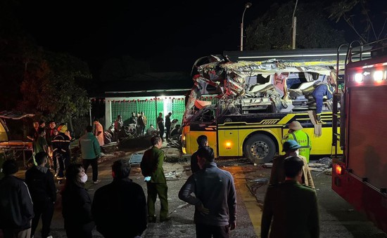 Hiện trường kinh hoàng vụ tai nạn giao thông tại Tuyên Quang làm 5 người tử vong