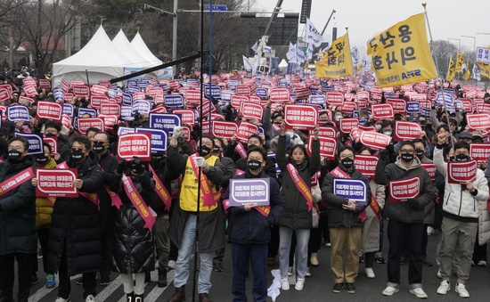 Hàn Quốc cân nhắc biện pháp hình sự với các bác sĩ đình công