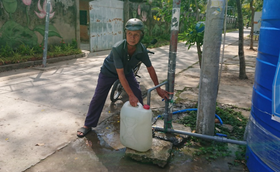 Bảo đảm nước sinh hoạt cho người dân vùng hạn