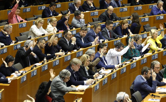 Nghị viện châu Âu thông qua Hiệp ước Di cư và Tị nạn