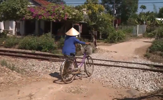 Bình Định: Đẩy mạnh việc xóa lối đi tự mở qua đường sắt