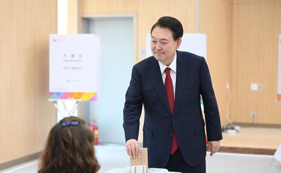 Tỷ lệ tín nhiệm Tổng thống Hàn Quốc Yoon Suk Yeol xuống thấp chưa từng có