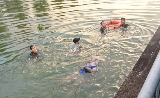 Kiên Giang: Phát hiện xác nam giới trôi sông nghi do tự tử