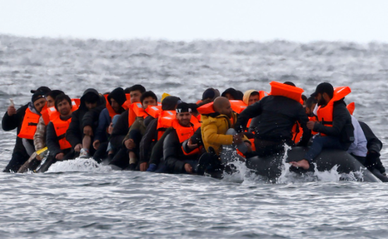 Ít nhất 5 người di cư thiệt mạng khi cố vượt eo biển Manche tới Anh