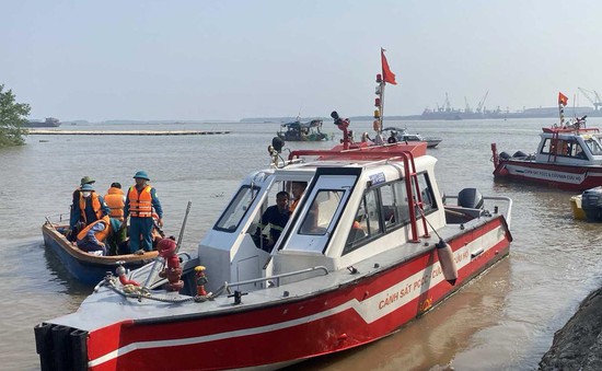 Tìm thấy nạn nhân thứ 3 trong vụ lật thuyền tại Quảng Ninh