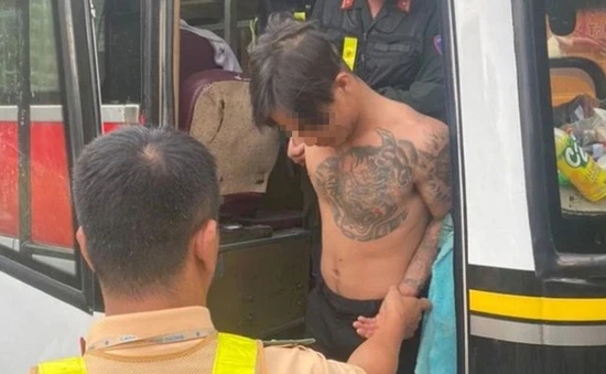 Lâm Đồng: CSGT đón lõng, bắt đối tượng trộm cắp có ý định tẩu thoát