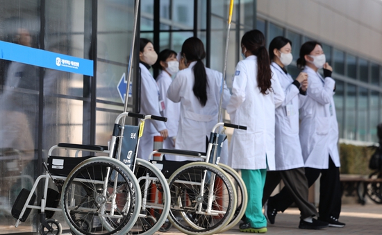 Hàn Quốc triển khai thêm nhân viên y tế