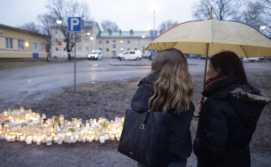 Dư luận bàng hoàng về vụ nổ súng ở Phần Lan khiến học sinh thiệt mạng