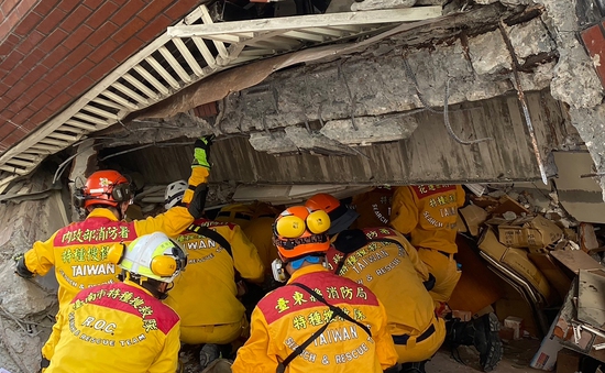 Đài Loan (Trung Quốc) tìm kiếm cư dân mắc kẹt sau trận động đất