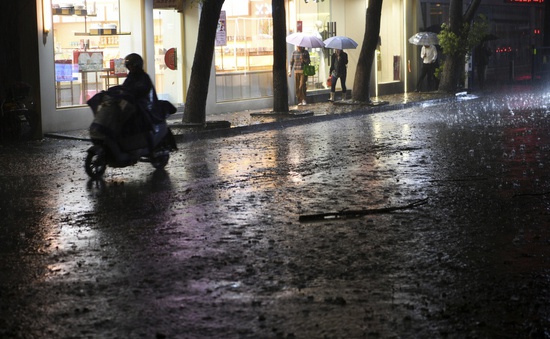 Thời tiết cực đoan ảnh hưởng 9 thành phố ở Trung Quốc