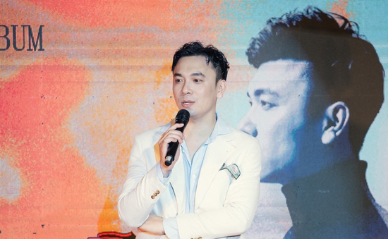 Đỗ Bảo bất ngờ với album "Khung trời khác" của Lê Việt Anh
