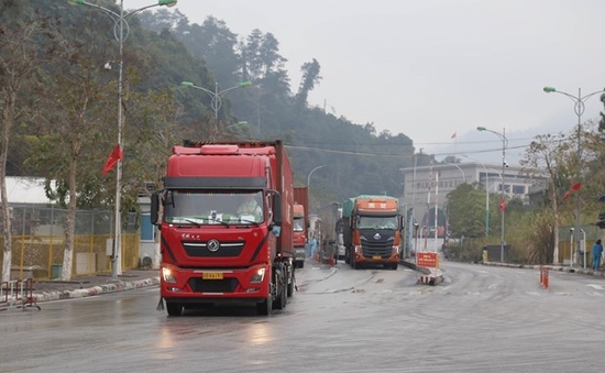 Tăng giao thương hàng hóa ở cửa khẩu Việt Nam – Trung Quốc