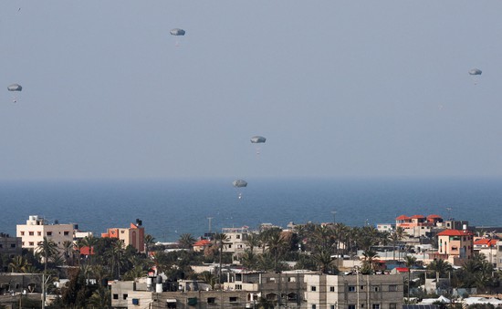 Gaza nhận hàng viện trợ từ Jordan, cầu cảng của Mỹ sắp đi vào hoạt động