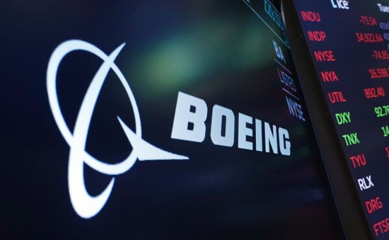 Rắc rối pháp lý tiến tục đeo bám Boeing