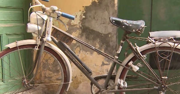 Xe đạp nhôm 73 năm tuổi dạo phố Sài Gòn