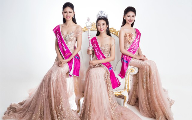 Khảo giá váy dạ hội thị trường Việt ngày đầu năm