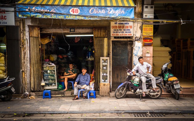 Toàn cảnh đường phố Thành phố Hồ Chí Minh trong buổi đầu tiên hạn chế người  dân ra đường sau 18 giờ