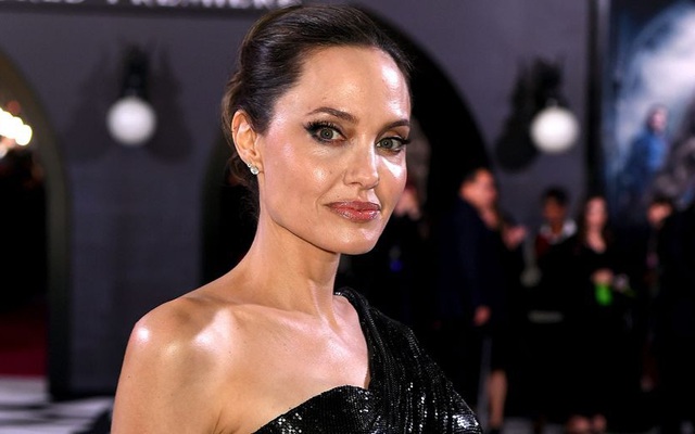 Hậu ly hôn với Brad Pitt, Angelina Jolie không nhận ra chính mình | VTV.VN