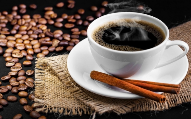 Uống cafe có thay thế được thuốc trong việc điều trị bệnh gout không?
