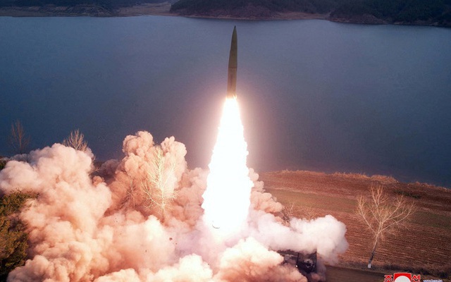 Trung Quốc phát triển tên lửa siêu vượt âm có thể đánh trúng ô tô di chuyển   baotintucvn