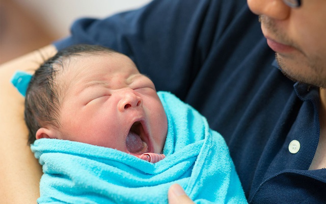 Những tuần đầu tiên của trẻ sơ sinh: điều gì sẽ xảy ra? 