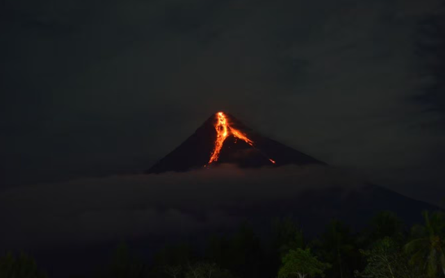 Núi Lửa Mayon Ở Philippines Phun Trào: Ít Nhất 14.000 Người Phải Sơ Tán  Trong Nhiều Tháng | Vtv.Vn