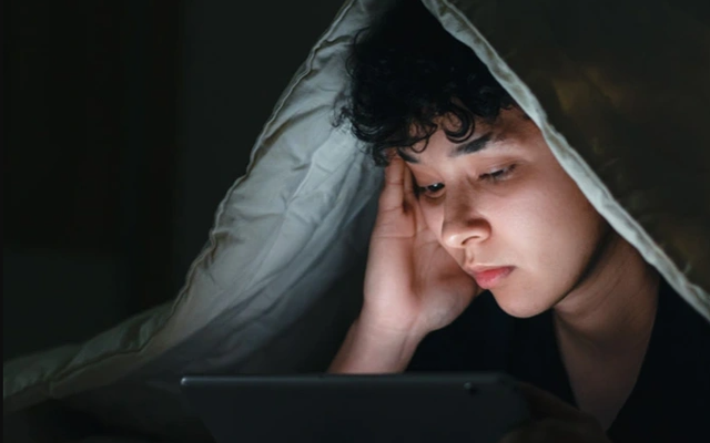 Tìm hiểu tác hại của việc thức khuya đối với sức khỏe