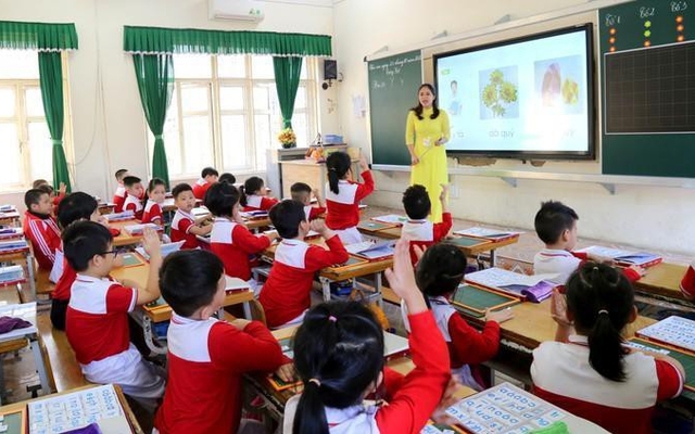 Hưng Yên hỗ trợ giáo viên Mầm non, Tiểu học khi được tuyển dụng vào trường  công lập | VTV.VN