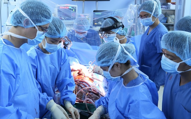 Lần đầu tiên tại Việt Nam: Ghép tim cho một bệnh nhân đã cấy dụng cụ hỗ trợ thất trái