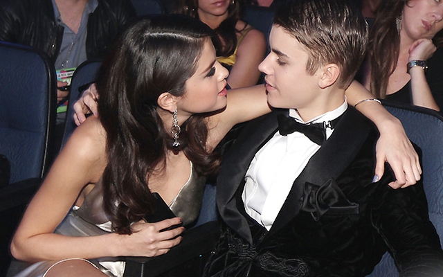 Ông nội tiết lộ lí do Selena Gomez chia tay Justin Bieber | VTV.VN