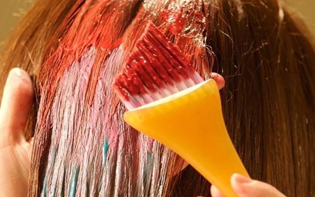 Dị ứng thuốc nhuộm tóc sưng mặt có thể nguy hiểm không?
