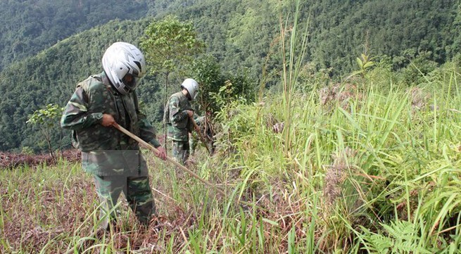 RoK helps Vietnam train mine clearance personnel