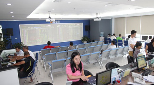 VN shares down for fourth day