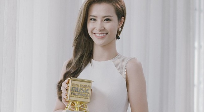 2015 MAMA: Dong Nhi won Best Asian Artist