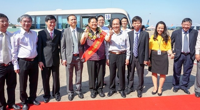 Tan Son Nhat International Airport welcomes 25 millionth passenger