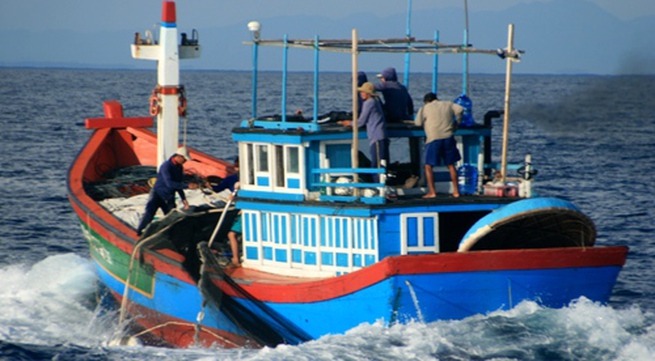 Communications equipment offered to fishermen in coastal provinces