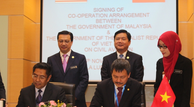 Promoting cooperation between Vietnam and Malaysia airlines