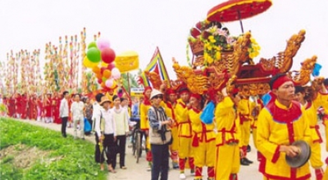 Thousands of visitors flock to Phu Day festival