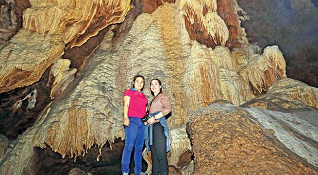 New grotto on Vietnam’s UNESCO-recognized karst plateau a promising tourist attraction