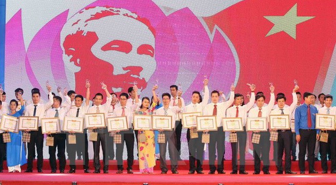 125 young people following Ho Chi Minh’s moral example awarded
