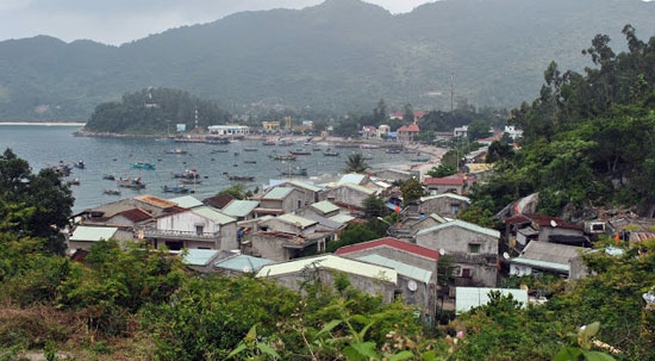 Underwater cable line to provide electricity for Cham Island