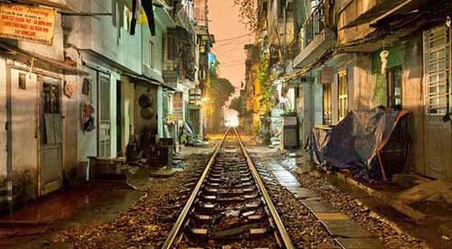Photography exhibition features beauty of night in Hanoi, Hue