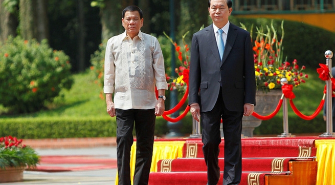 Philippines President begins official visit to Vietnam