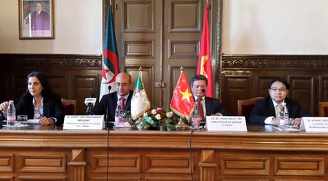Vietnam and Algeria step up economic ties