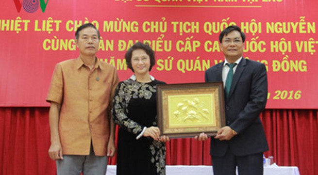 NA Chairwoman visits Vietnam Embassy, meets Lao seinior leaders