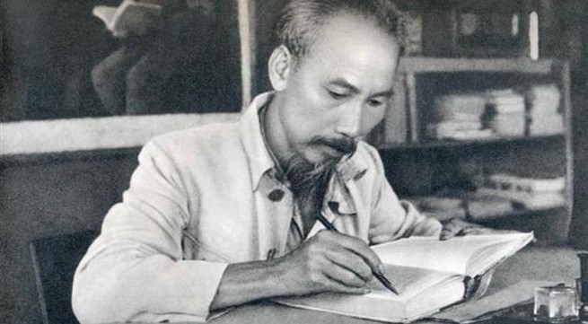 Exhibition showcases Ho Chi Minh and past elections