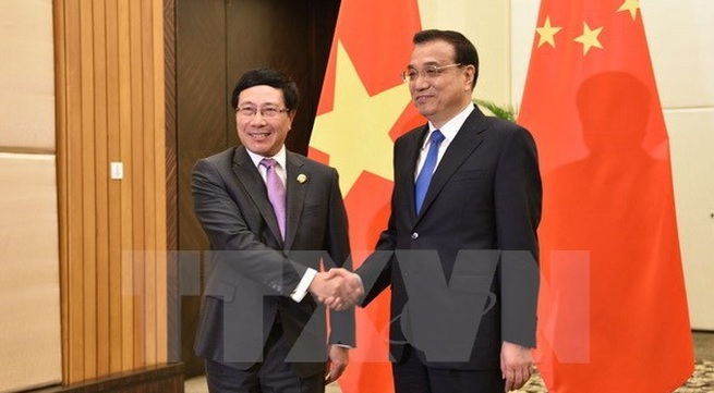 Deputy PM Pham Binh Minh meets Chinese Premier
