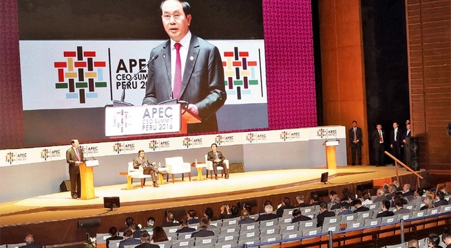 Vietnamese State President speaks at APEC CEO Summit 2016