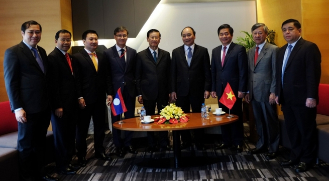 Vietnam, Laos boost investment ties